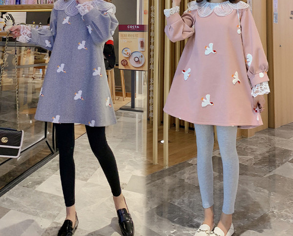 Új modell blúz terhes nőknek csipkével és hímzéssel