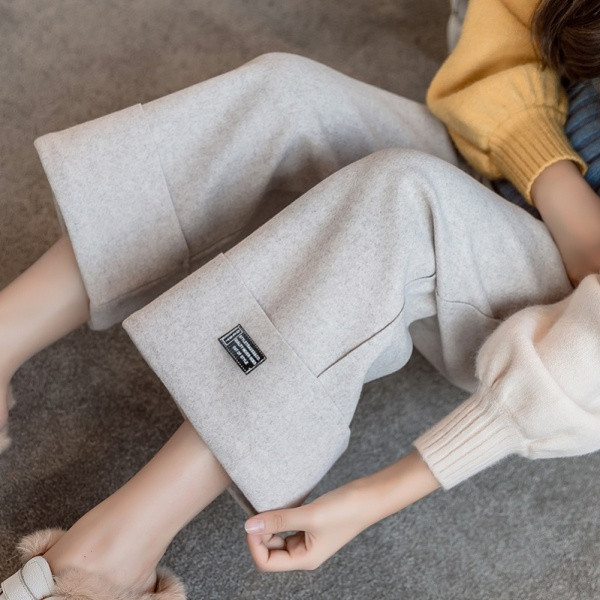 Laiad püksid pikkusega 7/8 rasedatele