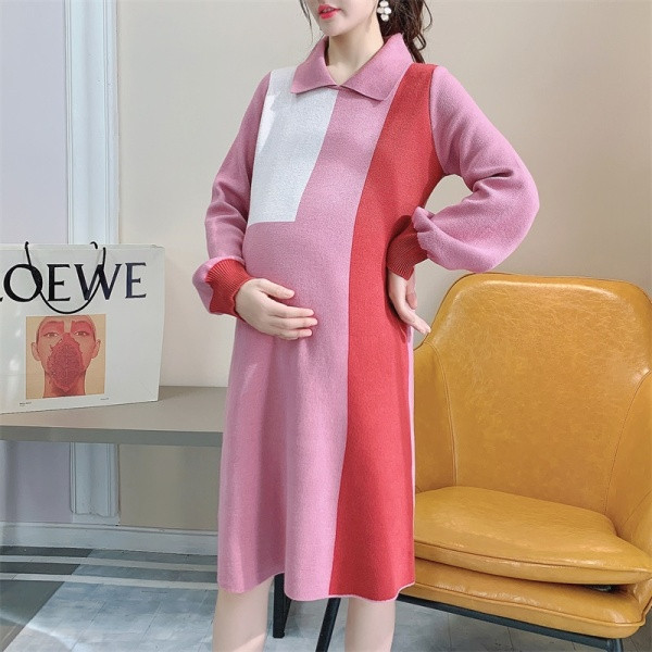 Alkalmi ruha klasszikus gallérral terhes nők számára