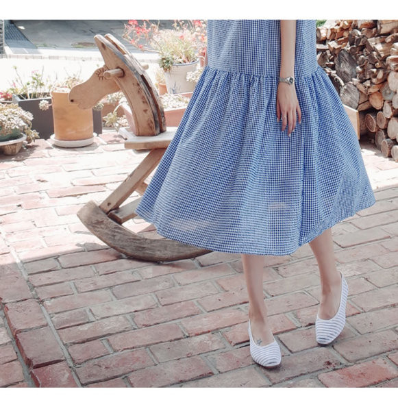 Kék színű női ruha, gombokkal, terhes nők számára