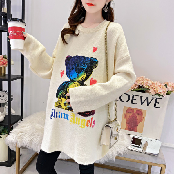 Värvilise aplikatsiooniga kampsun rasedatele