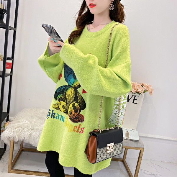 Värvilise aplikatsiooniga kampsun rasedatele