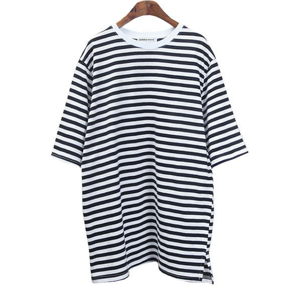 Naiste vabaaja pluus ovaalse kaelusega ja lühikeste varrukatega