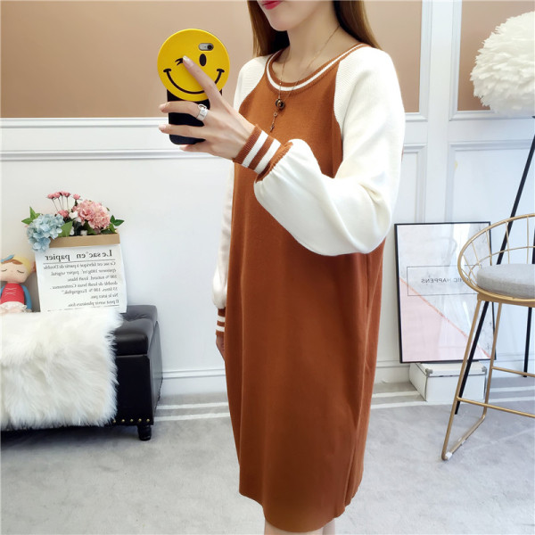 Kismamaruha kerek nyakkivágással és hosszú ujjal