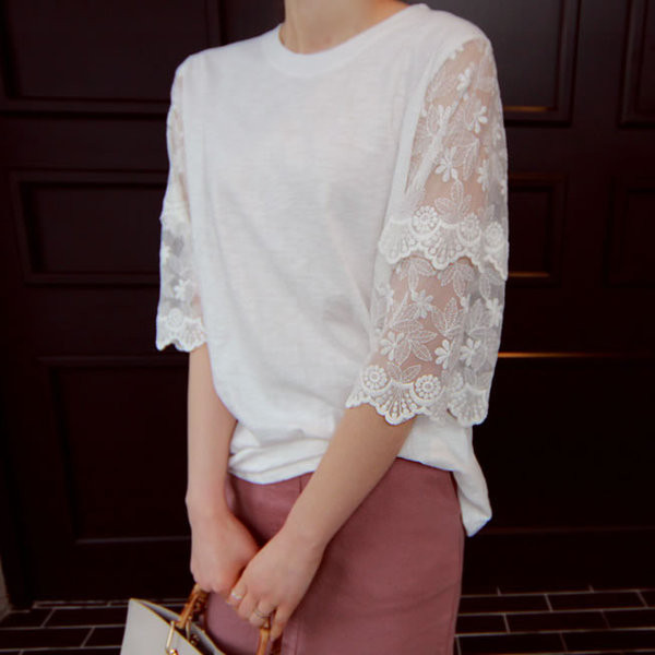 Naiste vabaaja pluus ovaalse dekoltee ja pitsiga