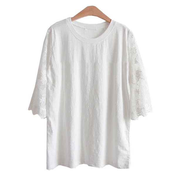 Naiste vabaaja pluus ovaalse dekoltee ja pitsiga