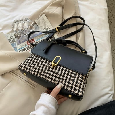 Naiste igapäevane metallist kinnitusega ruuduline kott