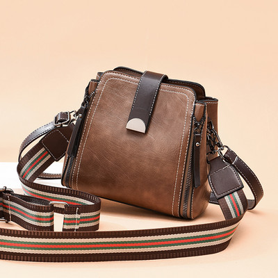 Kis női válltáska - műbőrből