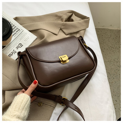 Ženska svakodnevna kožna torba s metalnim kopčanjem