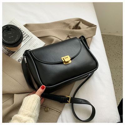 Ženska svakodnevna kožna torba s metalnim kopčanjem