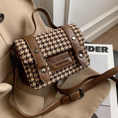 Új modell kockás válltáska több színben