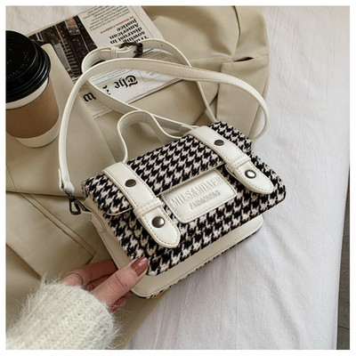 Új modell kockás válltáska több színben