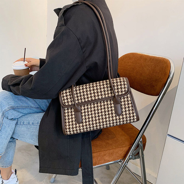 Дамска ежедневна карирана чанта с дълги кожени дръжки 