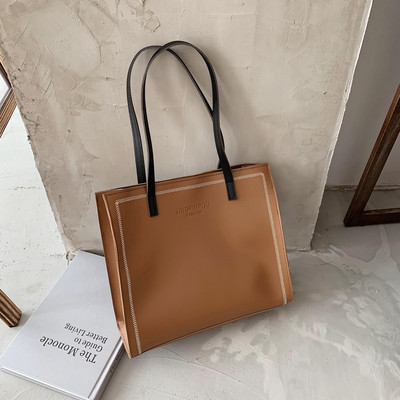 Нов модел дамска чанта за рамо -от еко кожа