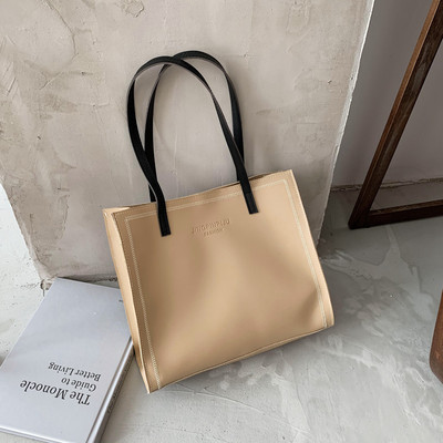 Нов модел дамска чанта за рамо -от еко кожа