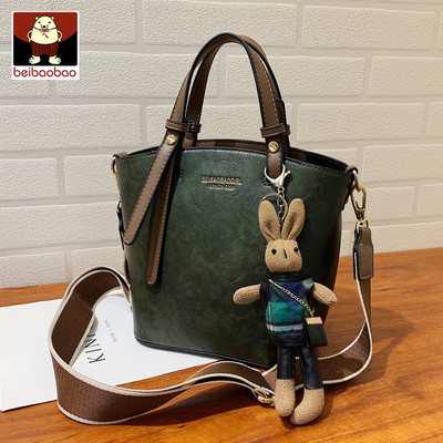 Női mindennapi bőrtáska 3D elemmel