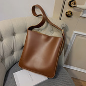 Velika kožna torba s dugom ručkom