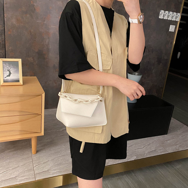 Uue mudeli naistekott - A-sümmeetriline kahe sangaga disain