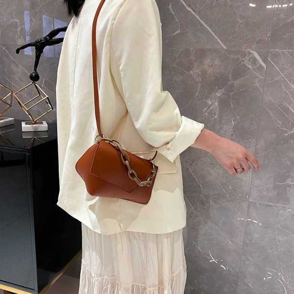 Uue mudeli naistekott - A-sümmeetriline kahe sangaga disain