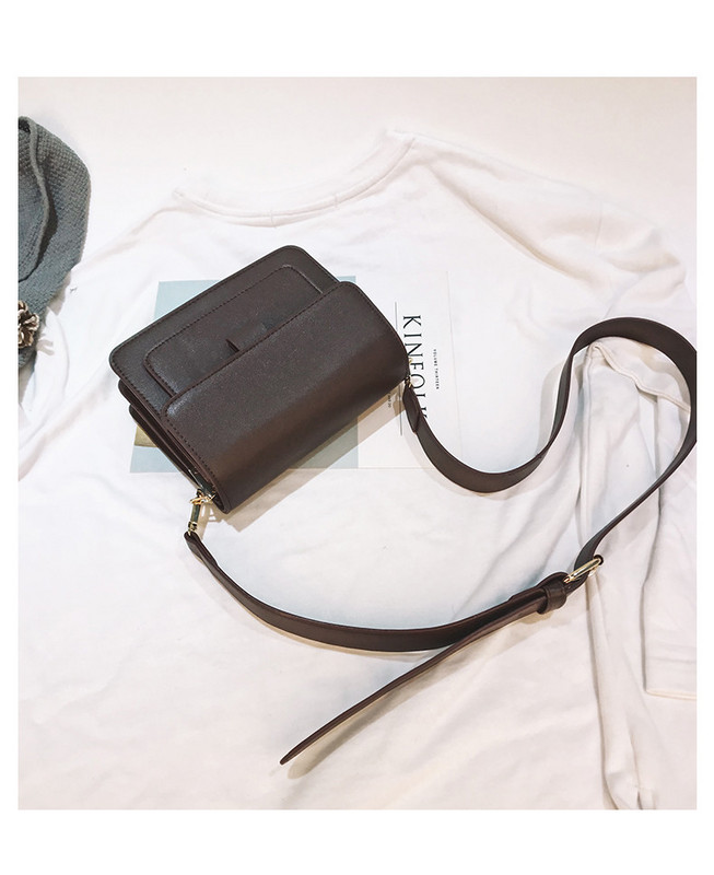 Női bőrtáska hosszú füllel több színben - letisztult modell