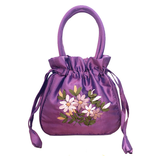 Γυναικεία τσάντα με κεντήματα λουλουδιών και κοντή λαβή