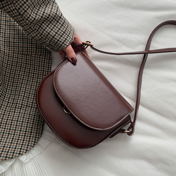 Eko-nahast valmistatud vabaaja naistekott pika sangaga