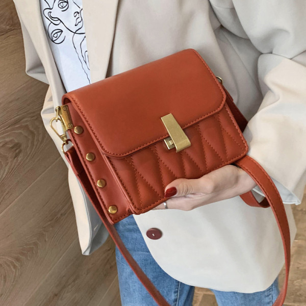 Kaasaegne pika sangaga ökonahast naistekott