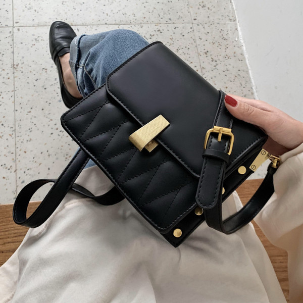 Kaasaegne pika sangaga ökonahast naistekott