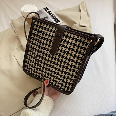 Πολύχρωμη γυναικεία τσάντα με μακριά λαβή και οικολογικό δέρμα