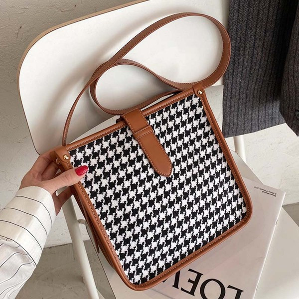 Πολύχρωμη γυναικεία τσάντα με μακριά λαβή και οικολογικό δέρμα