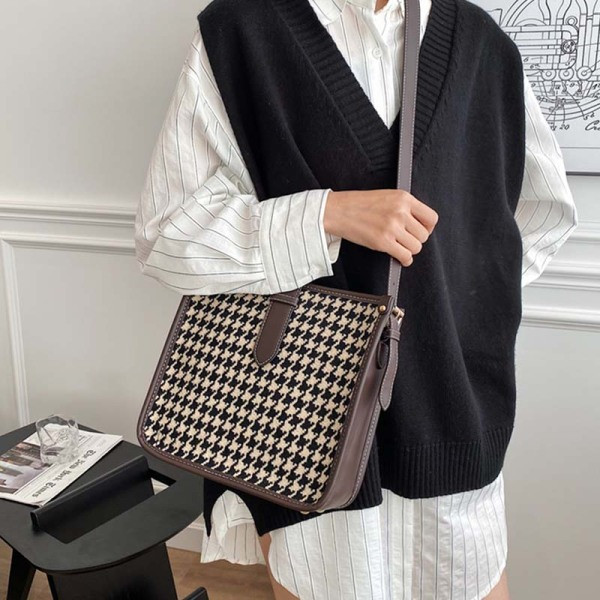 Πολύχρωμη γυναικεία τσάντα με μακριά λαβή και οικολογικό δέρμα