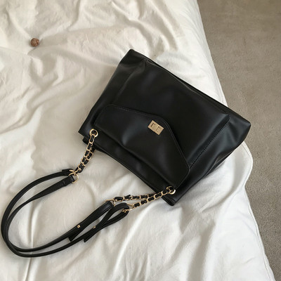 Suure taskuga nahast naistekott