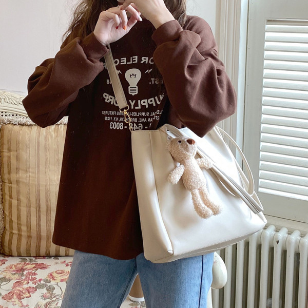 3D-elemendi ja pika sangaga vabaaja naistekott