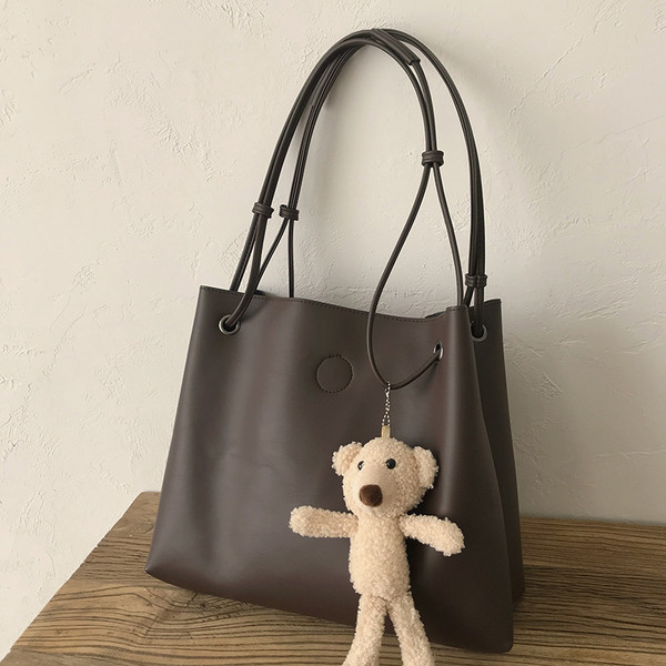 Nagy bőrtáska 3D elemmel