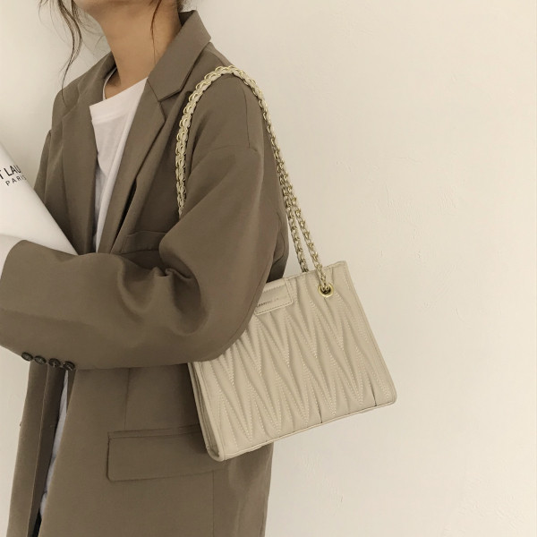 Mala kožna torba preko ramena za svakodnevnu upotrebu