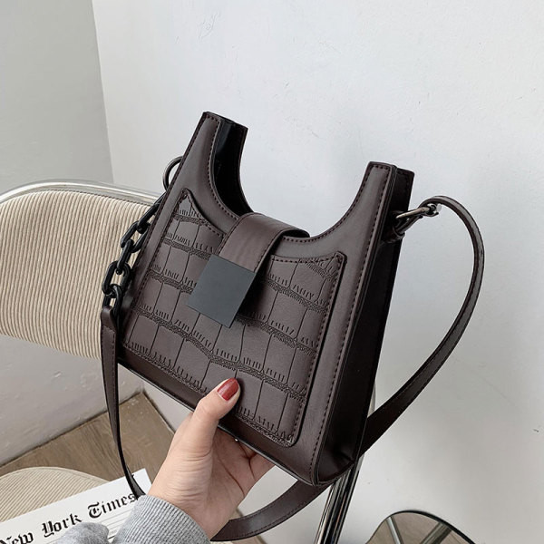 Uue mudeli neljas värvitoonis pika sangaga nahast käekott