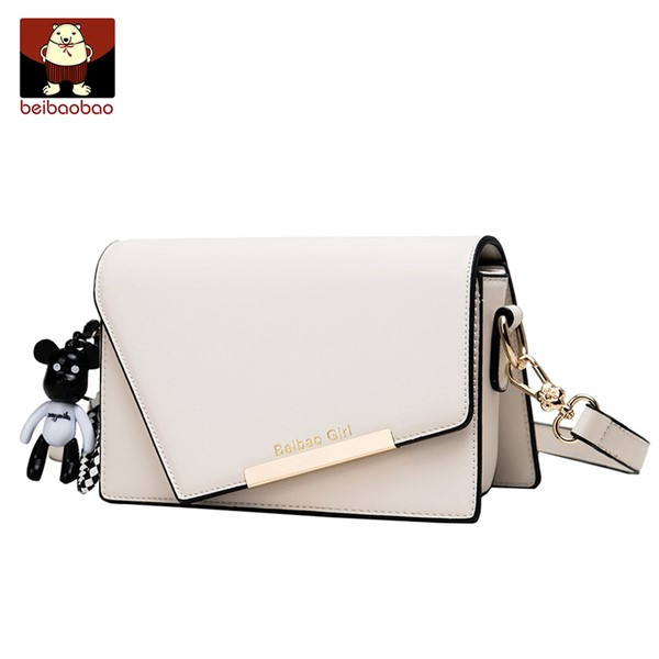 Uue mudeli metallist pandlaga ja A-sümmeetrilise kinnitusega naistekott