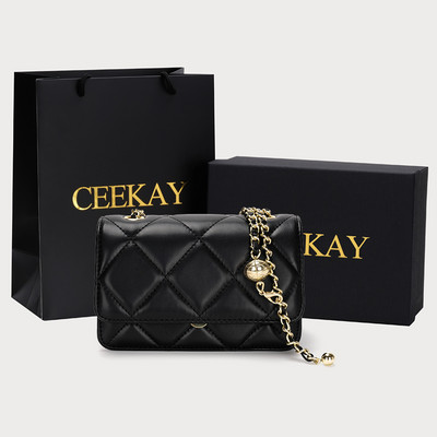 Moodne metallist käepidemega nahast kott