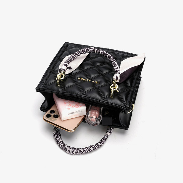 Aktuelna ženska kožna torba sa kratkom ručkom