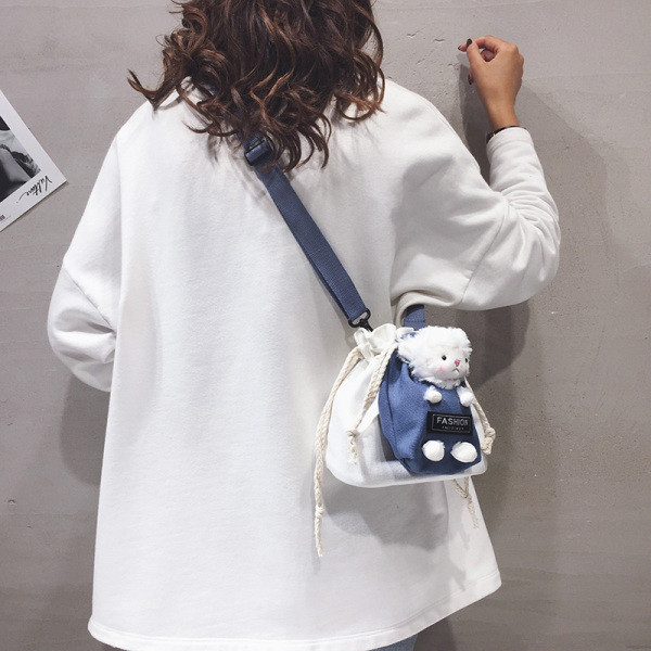 Új modell kis válltáska 3D elemmel