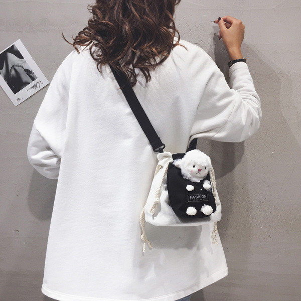 Új modell kis válltáska 3D elemmel