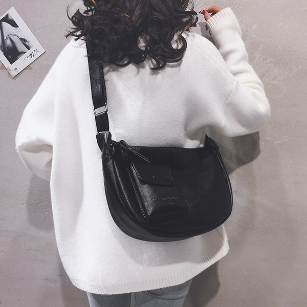 Alkalmi válltáska eco-bőr zsebbel