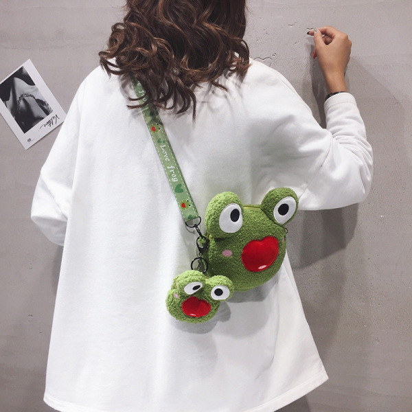 Naiste igapäevane õlakott rohelist värvi - mitu mudelit