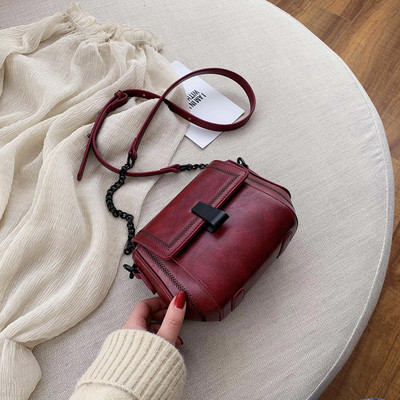 Нов модел стилна дамска чанта с метална дръжка