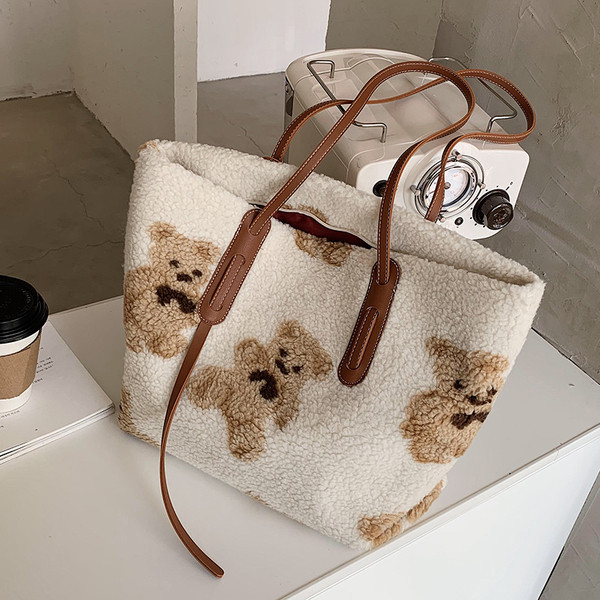 Kaisukaru ja nahast sangaga naiste sulukott