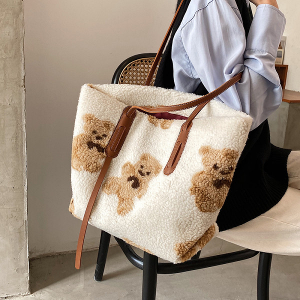 Kaisukaru ja nahast sangaga naiste sulukott