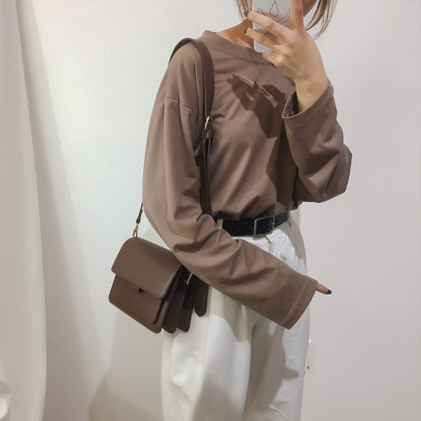 Modern női táska eko bőrből, hosszú füllel