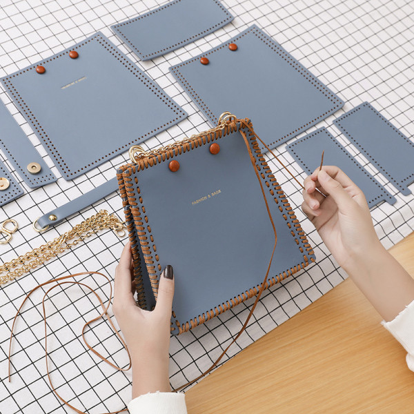 Női mindennapi táska hosszú füllel, három színben