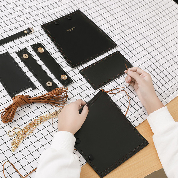 Női mindennapi táska hosszú füllel, három színben