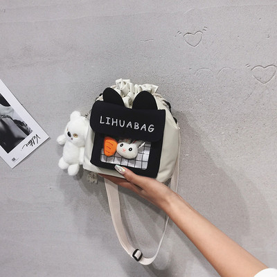 Uus mudel tasku ja 3D elemendiga väike kott